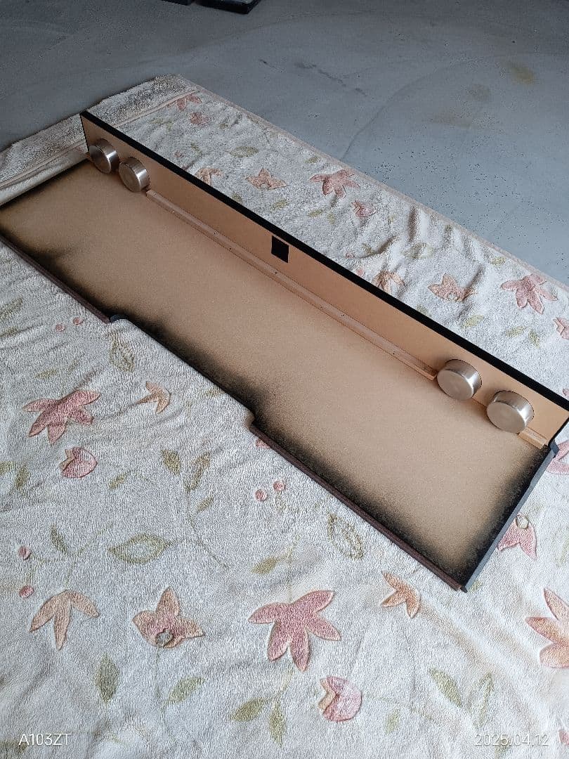 ハイエース　セカンドテーブル　カップホルダー付き