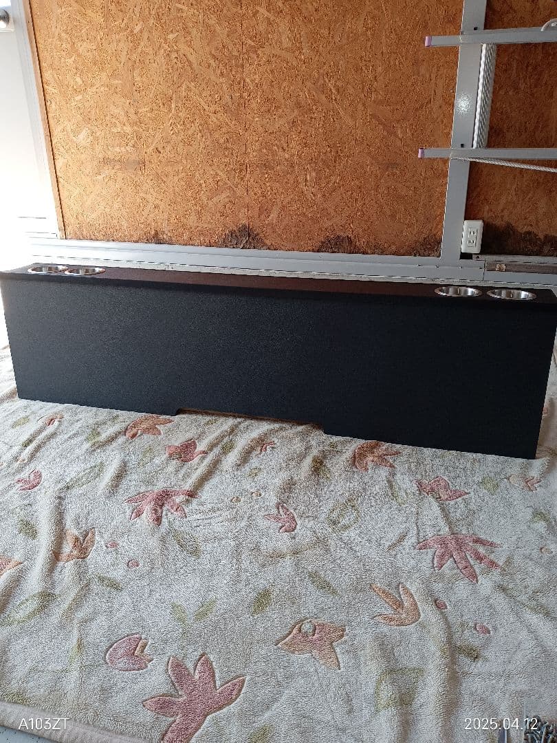 ハイエース　セカンドテーブル　カップホルダー付き