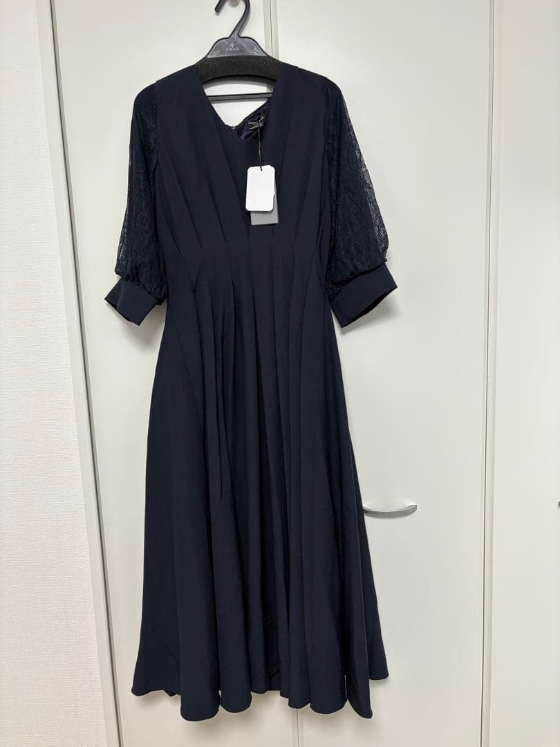 新品⭐️PourVous ウエストタックフレアドレス　結婚式　ドレス　二次会