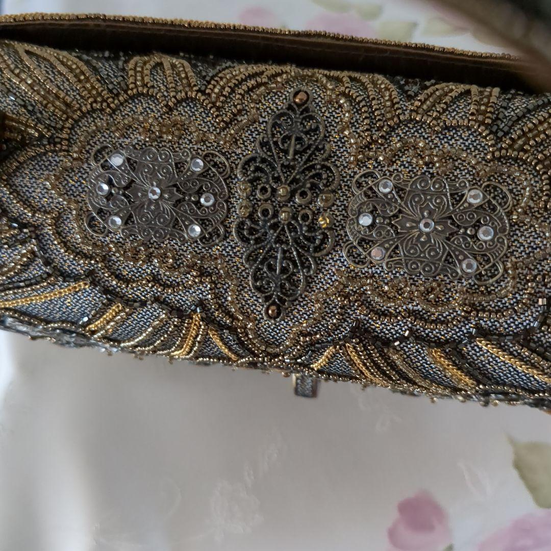 ルミーはしもと　ビーズ刺繍 半月型パーティーバッグ