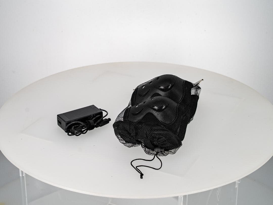 黒の電動セグウェイ オフロード対応の大径ホイール