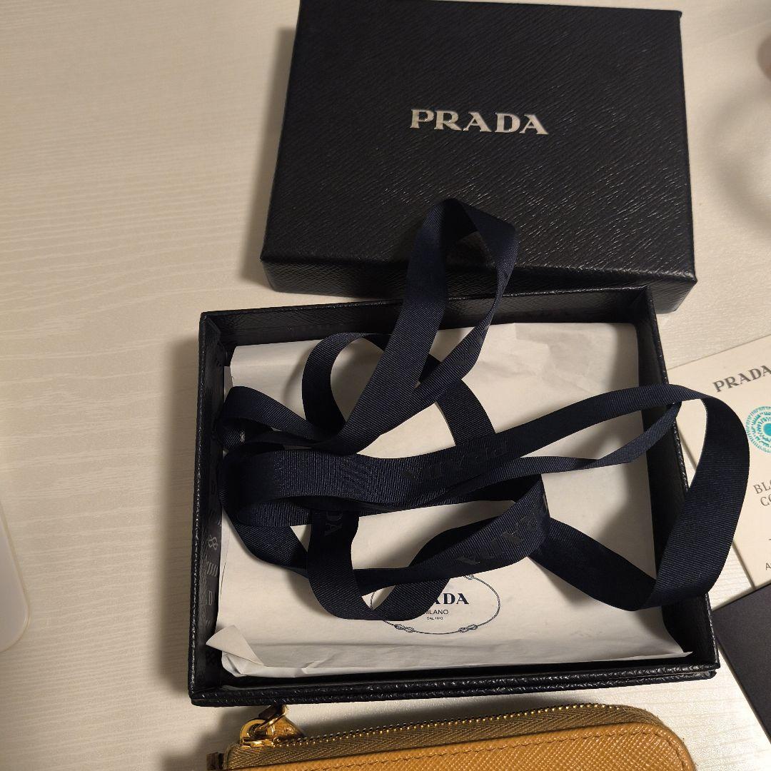 PRADA サフィアーノトライアングルキーケース