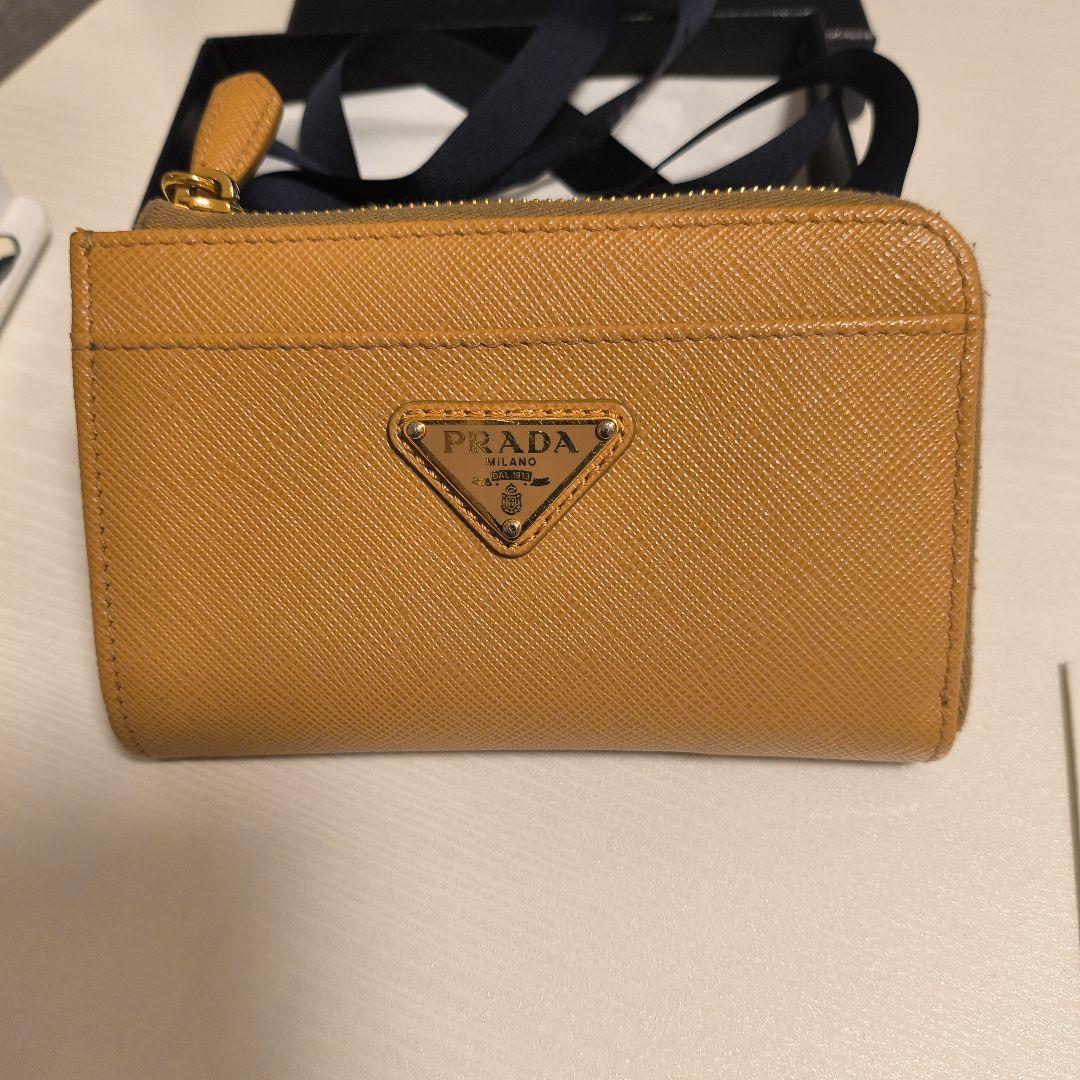 PRADA サフィアーノトライアングルキーケース