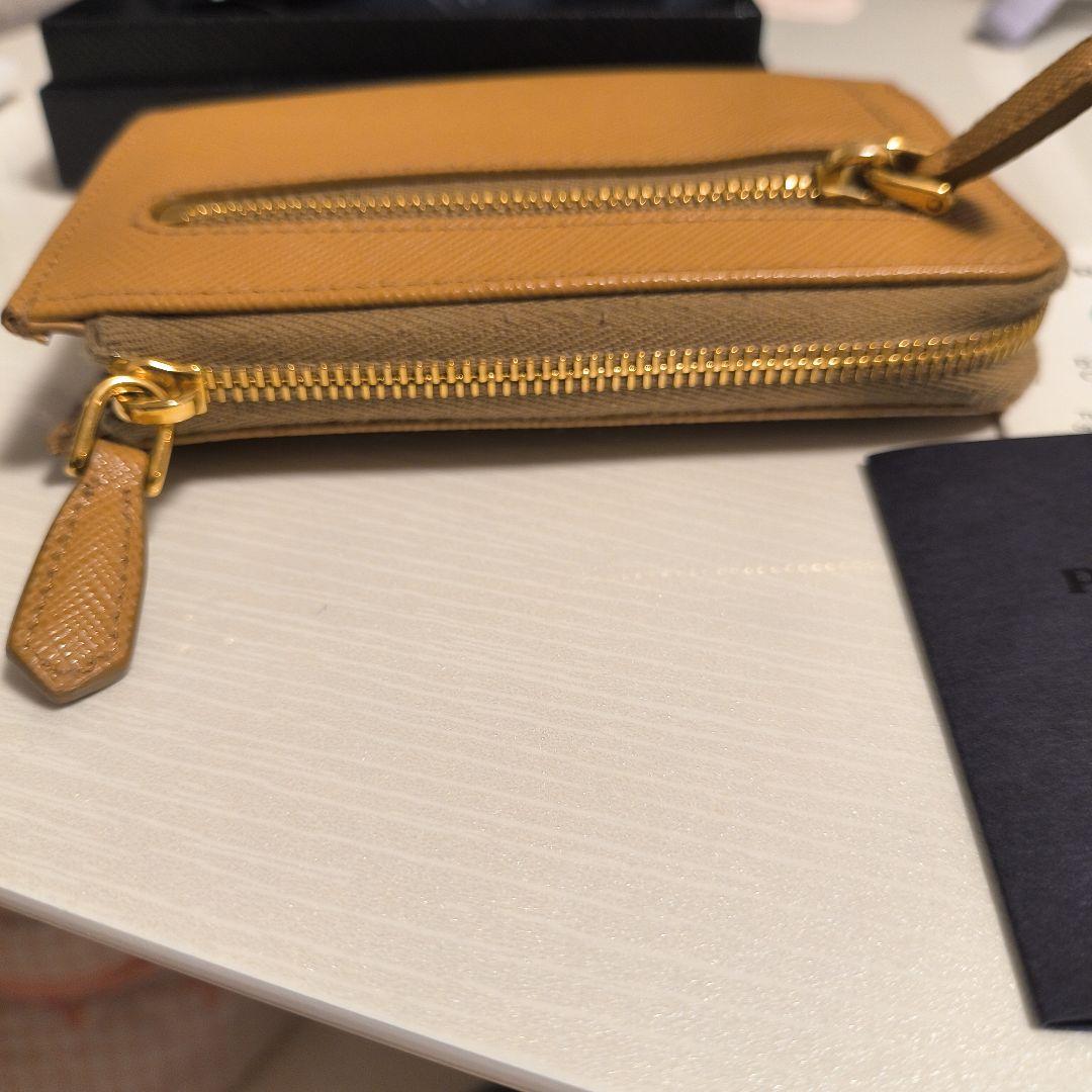 PRADA サフィアーノトライアングルキーケース