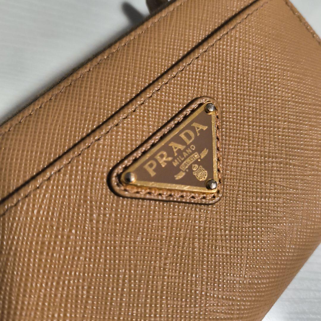 PRADA サフィアーノトライアングルキーケース