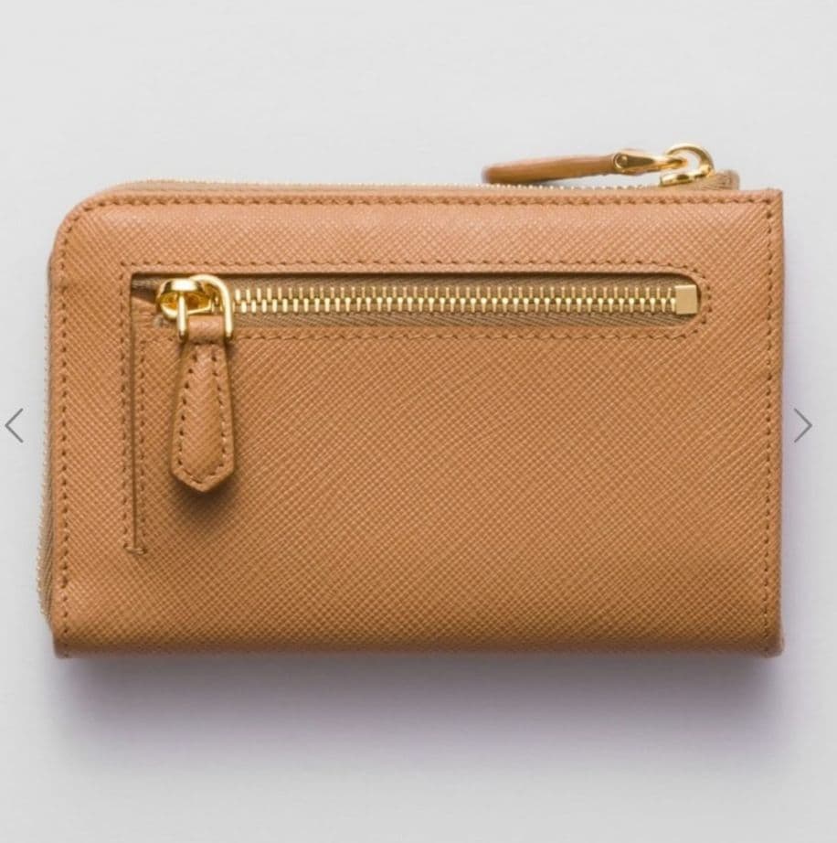 PRADA サフィアーノトライアングルキーケース