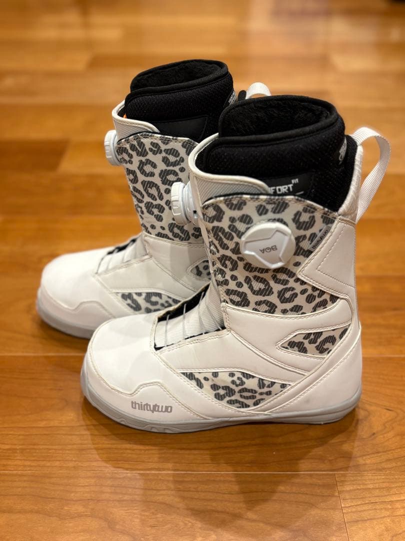 スノーボード THIRTYTWO STW DOUBLE BOA 24.0cm (US.7)