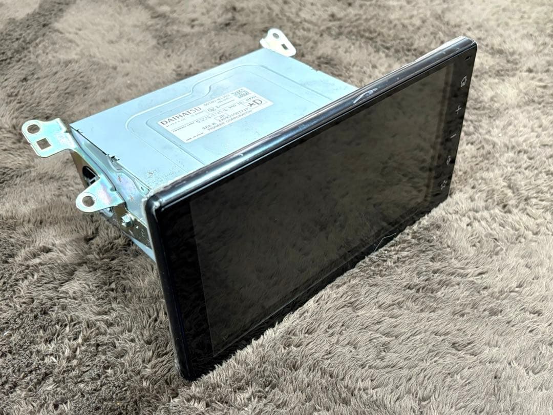 DAIHATSU ダイハツ　純正　9インチナビ　本体のみ　現状品