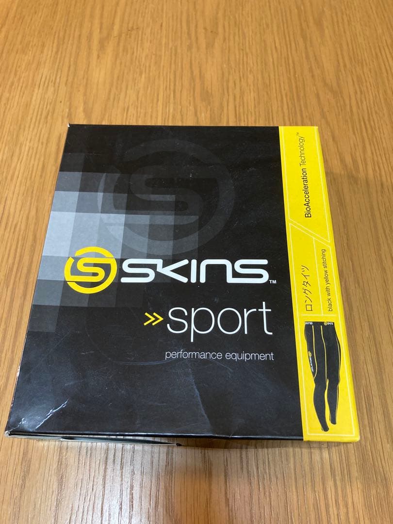 skins コンプレッション　着圧　インナー　 新品　ロングタイツ　Lサイズ