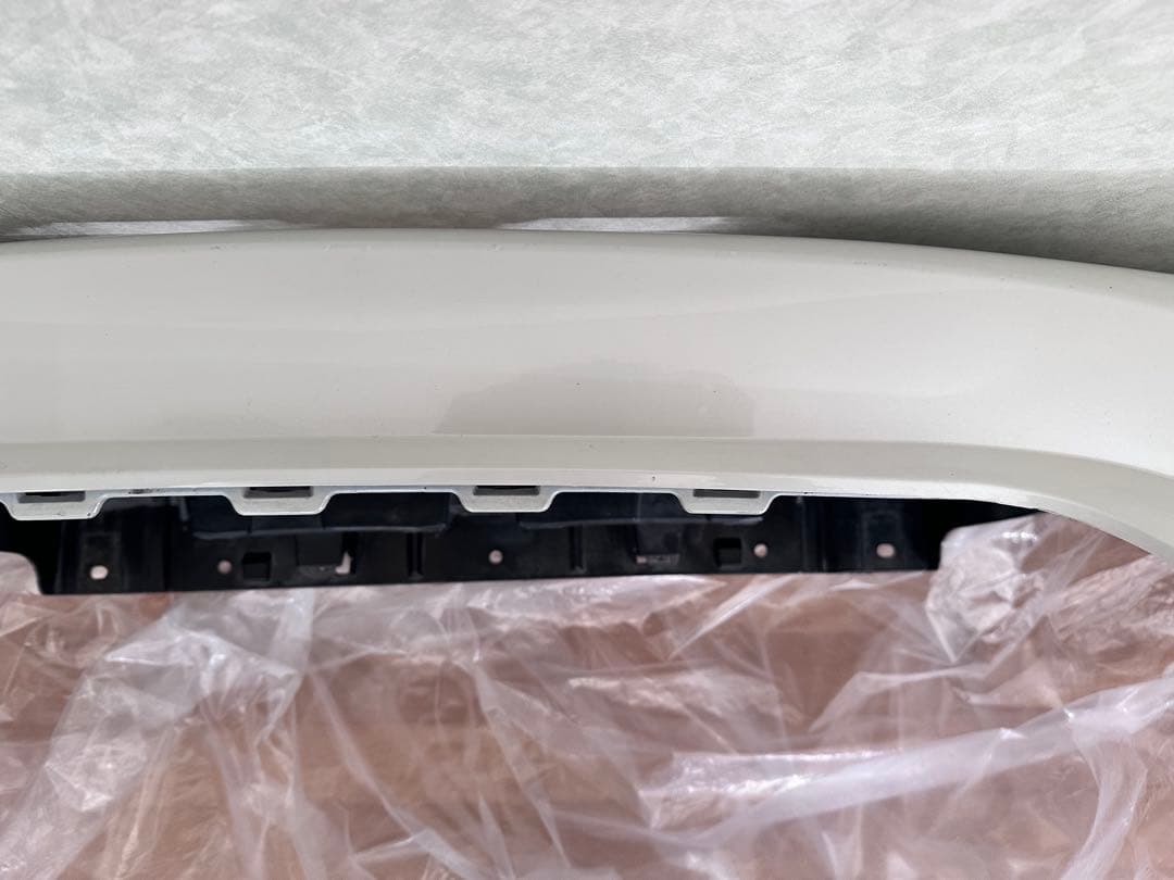 gr86 リアバンパー　ホワイトパール