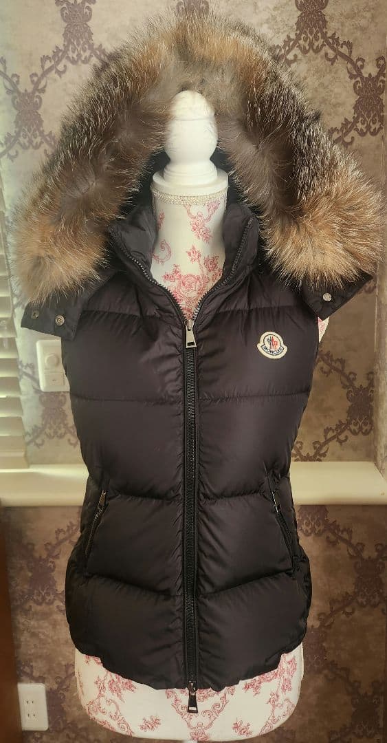 s1054　美品　MONCLER ダウンベスト GALLINULE