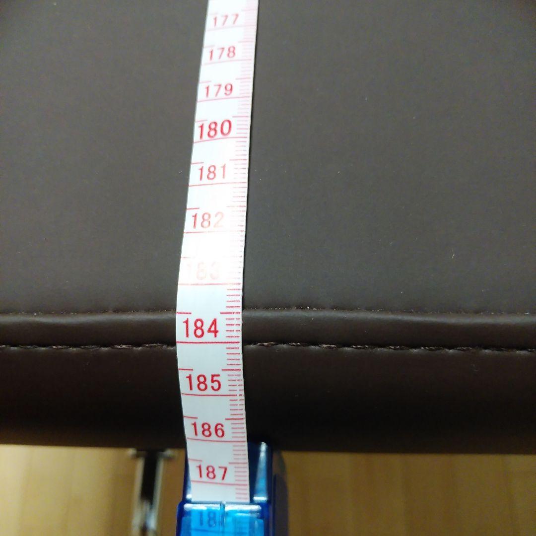 エステ・マッサージ施術 アームレスト付きベッド