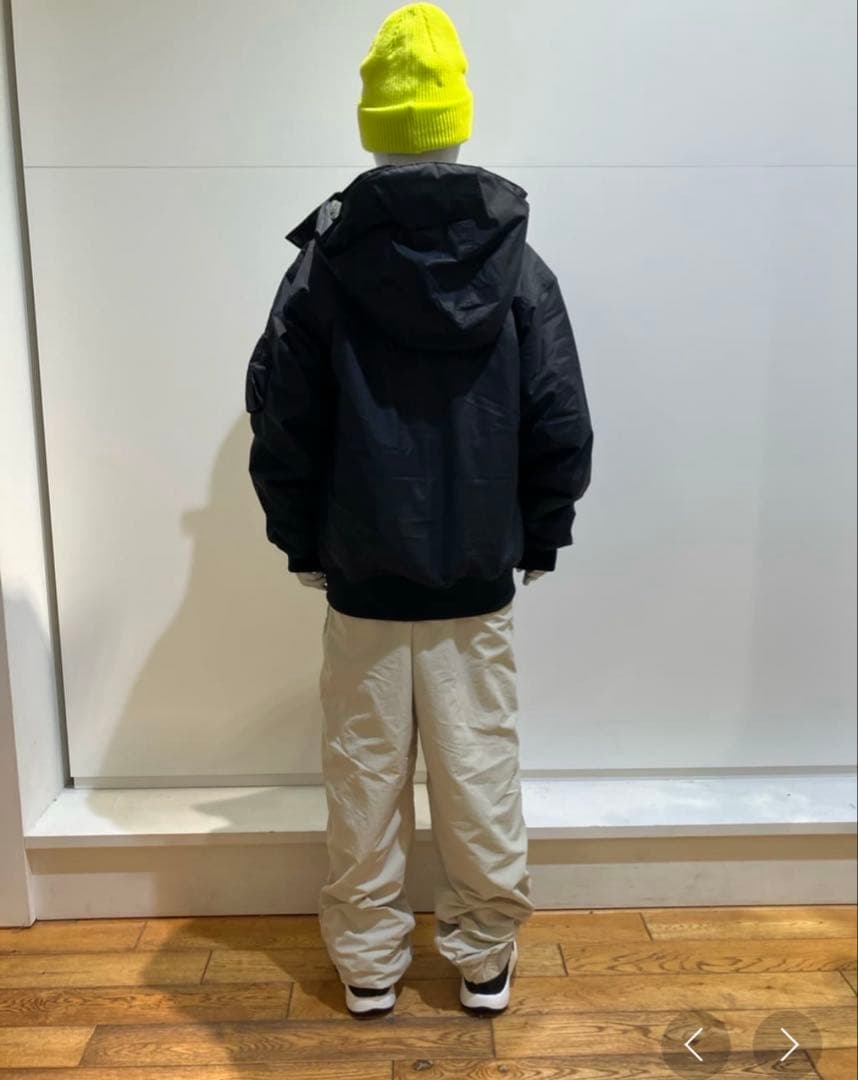 ノースフェイス ウィンターボンバージャケット 160 アウター　ダウン