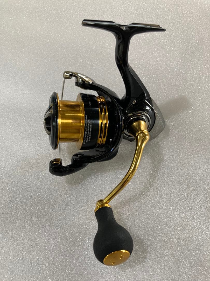 【美品】ダイワ　23レガリス　ＬＴ4000-ＣＸＨ　カスタム品