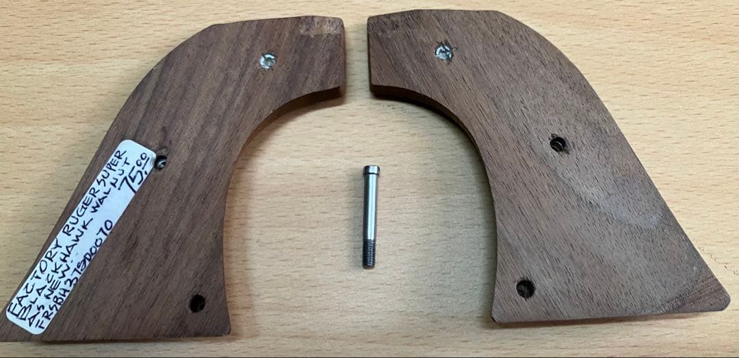 スタームルガー社　スーパーブラックホーク　木製グリップ