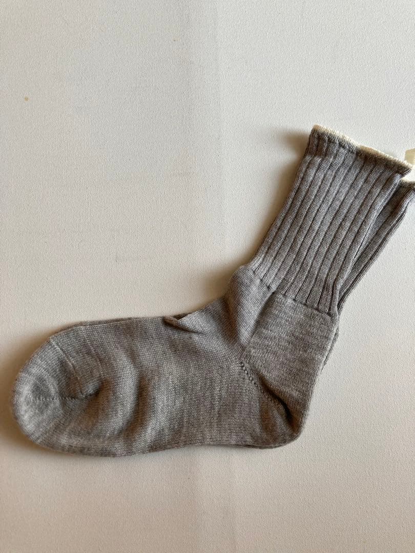 マーガレットハウエル　ベージュ ダイヤモンドパターン ソックス