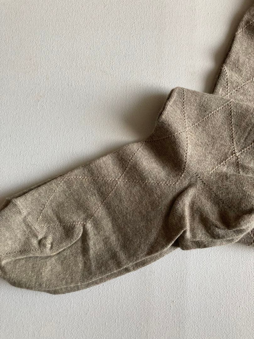 マーガレットハウエル　ベージュ ダイヤモンドパターン ソックス