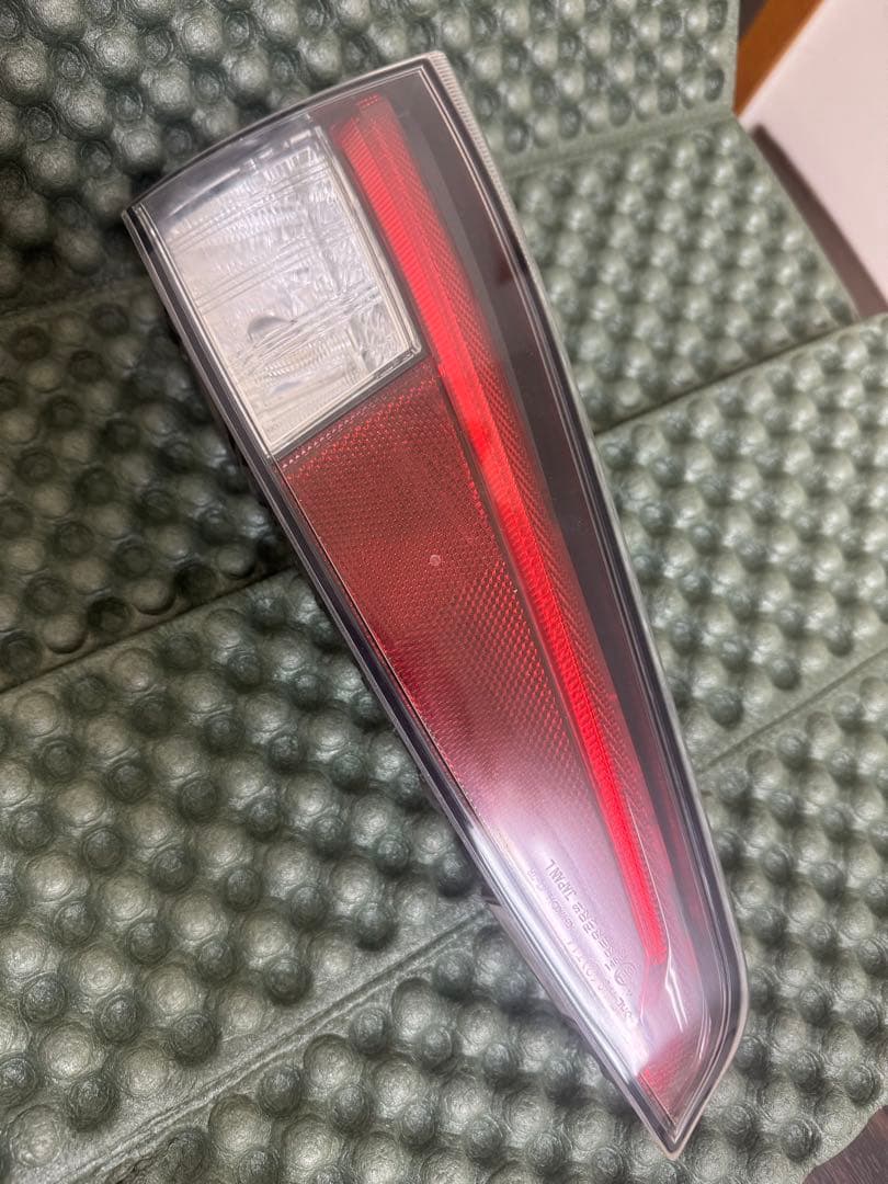 50プリウス　テールライト