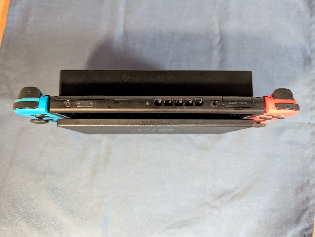 ニンテンドースイッチ Joy-Con(L) ネオンブルー/(R) ネオンレッド