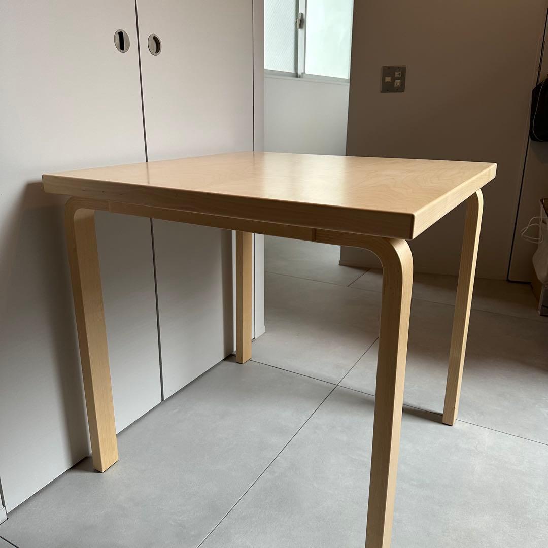 Artek 81C テーブル