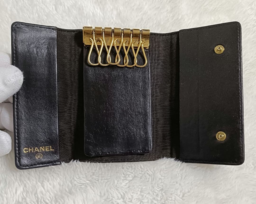 (A)CHANEL キャビアスキン レザー キーケース ブラック 6連