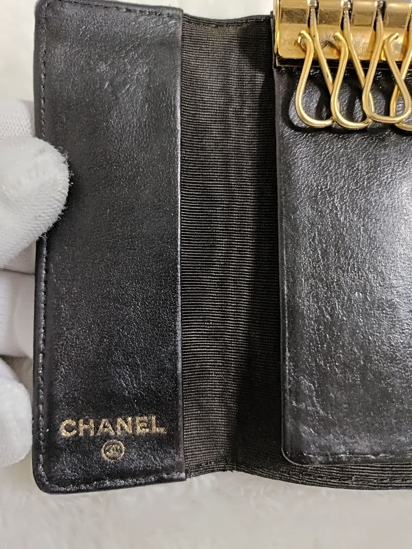 (A)CHANEL キャビアスキン レザー キーケース ブラック 6連