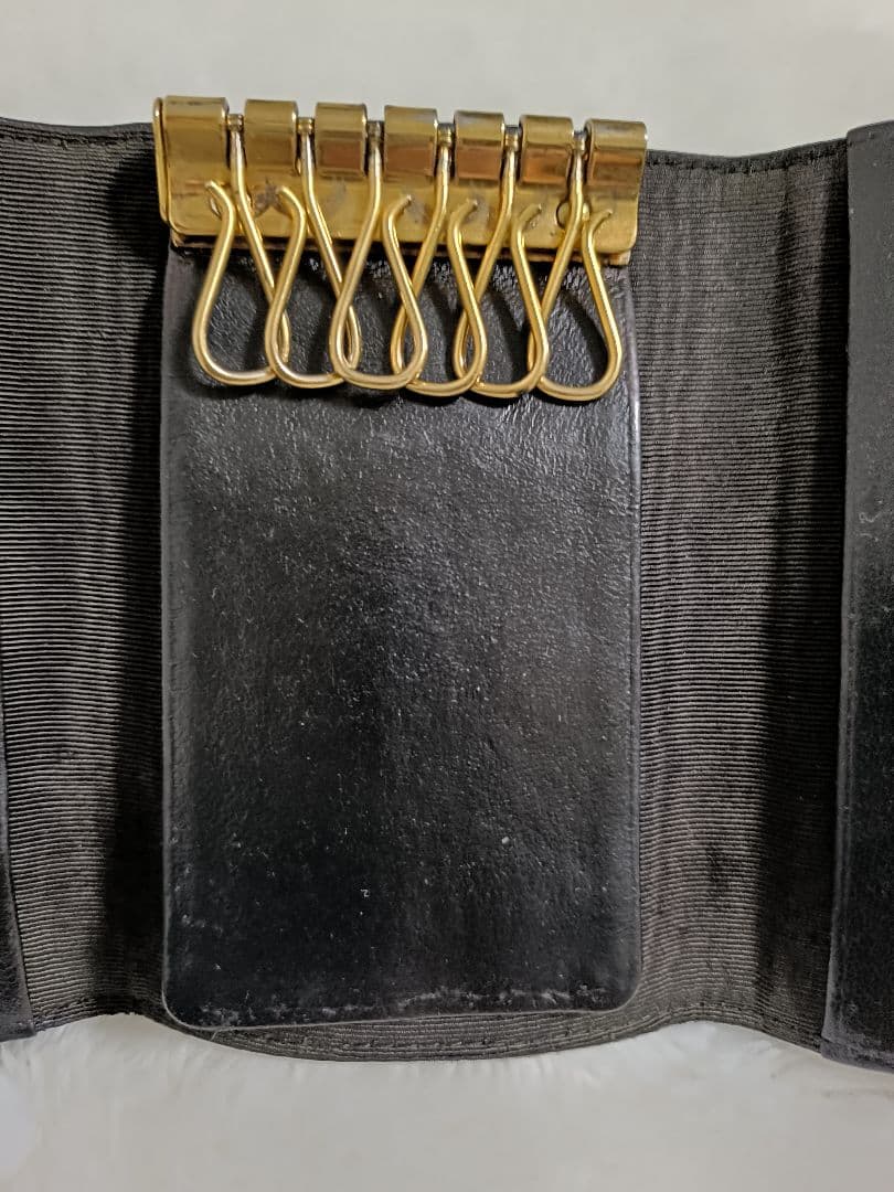 (A)CHANEL キャビアスキン レザー キーケース ブラック 6連