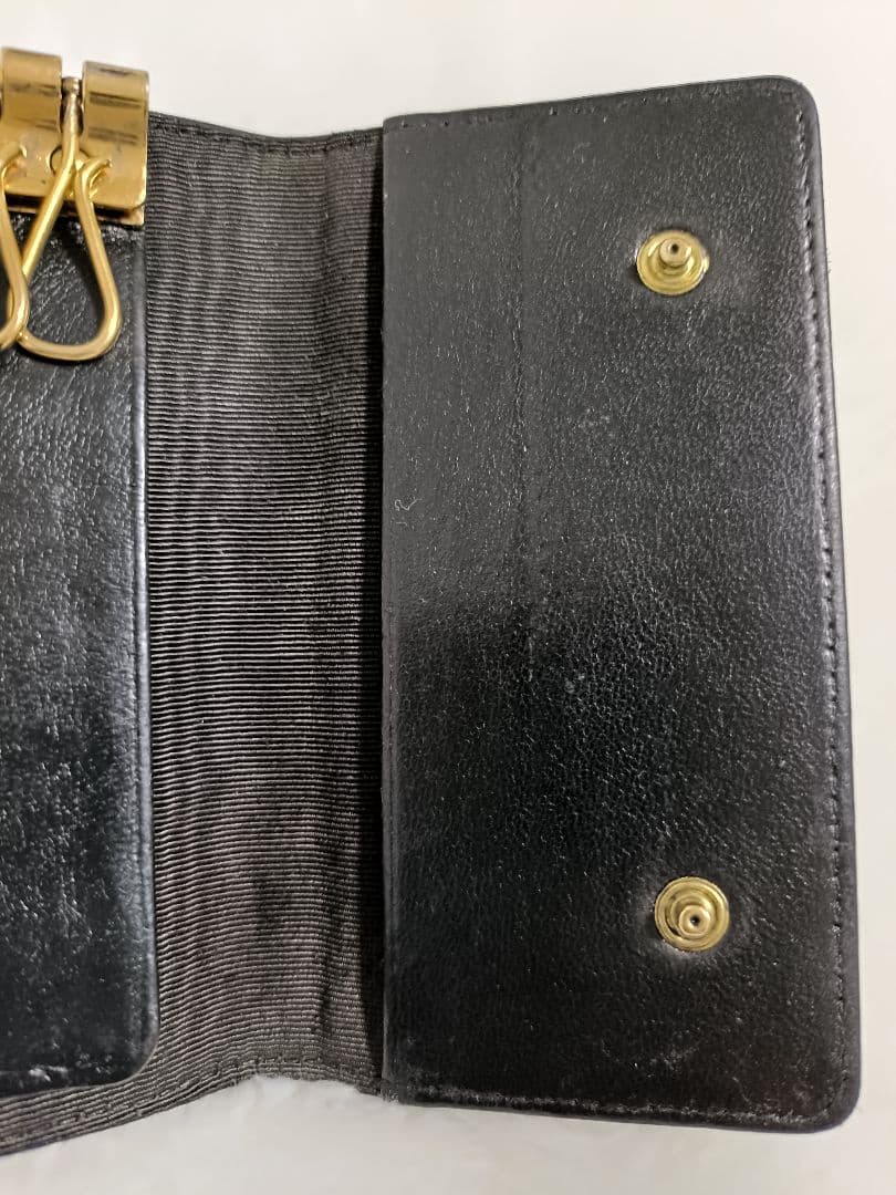 (A)CHANEL キャビアスキン レザー キーケース ブラック 6連