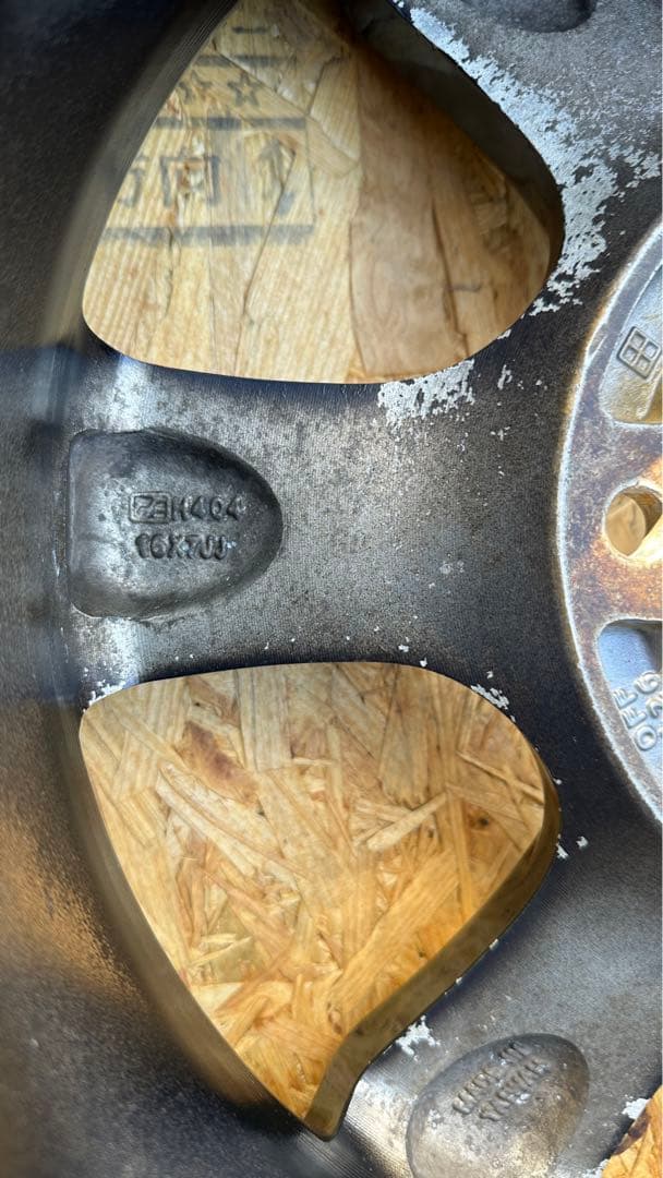 送料込み！キラーフィールド16インチ ガンメタ アルミ ホイール タイヤ