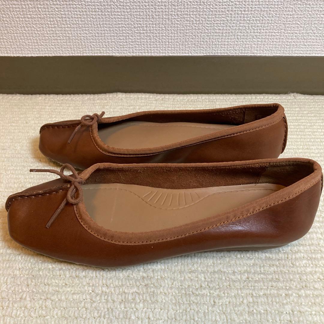 Clarks クラークス　フレックルアイス　バレエシューズ　ダークタンレザー