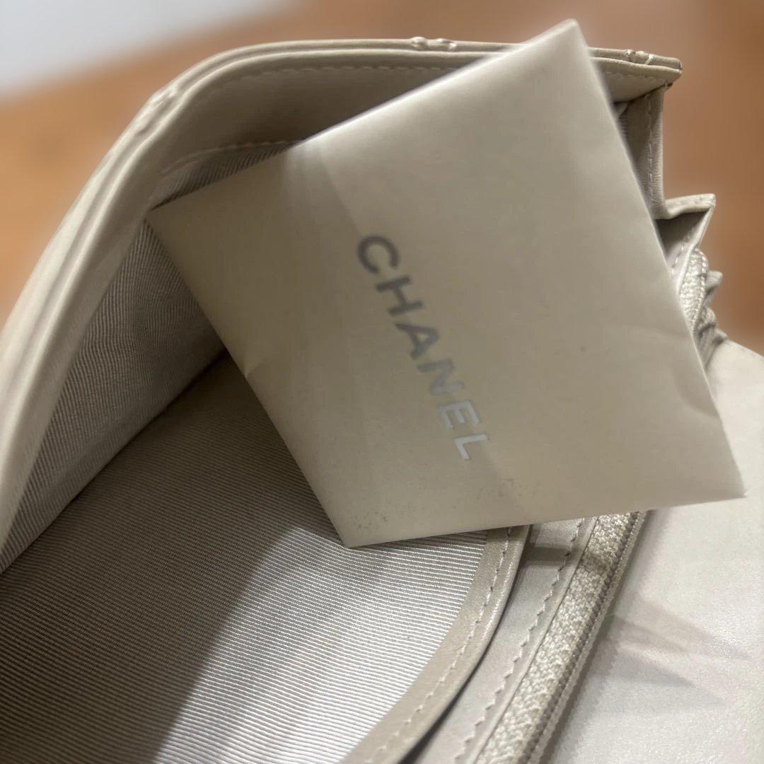 CHANEL アイボリー キルティング長財布