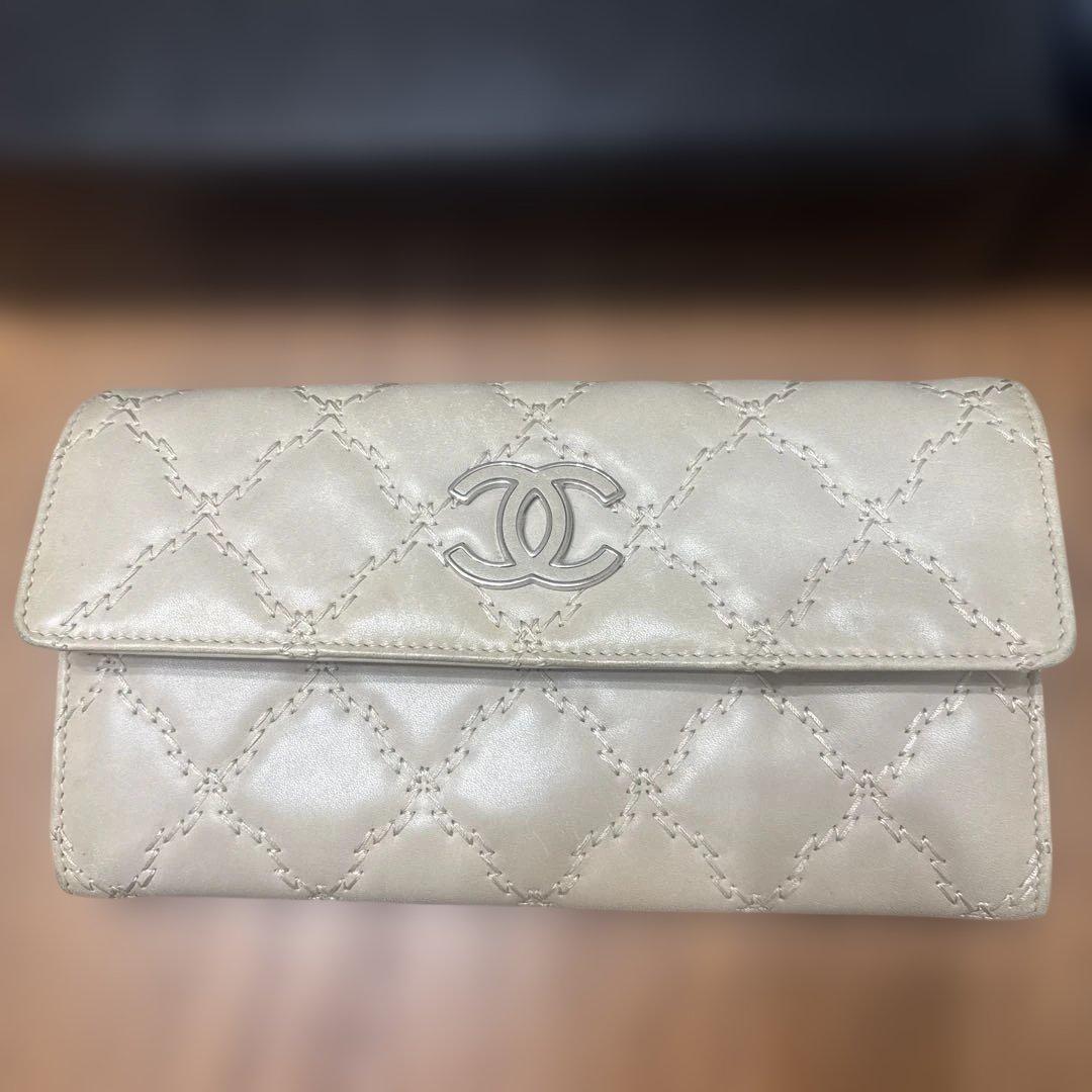 CHANEL アイボリー キルティング長財布