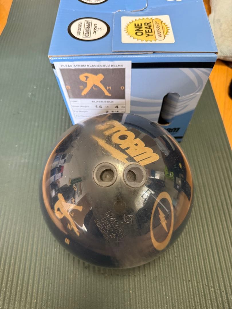 STORM ブラックホール ボウリングボール 14ポンド