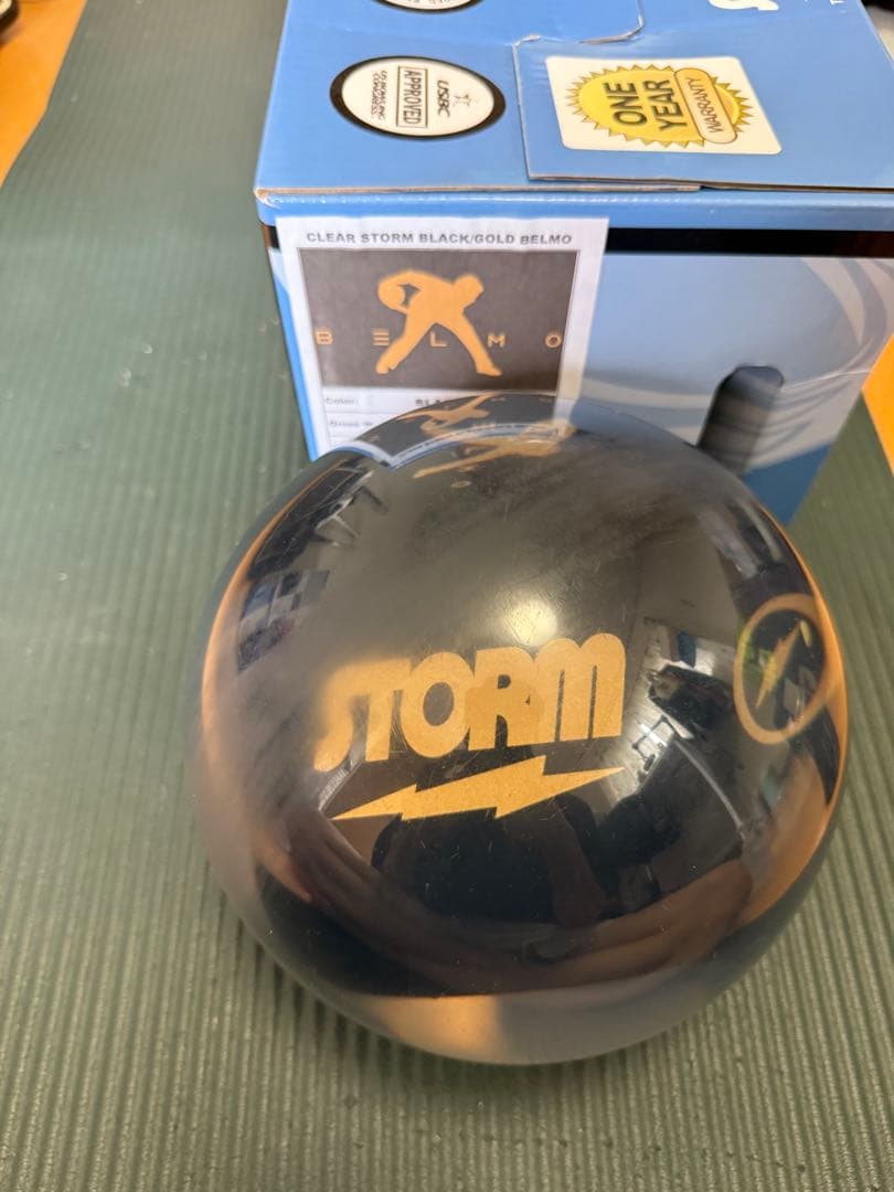 STORM ブラックホール ボウリングボール 14ポンド
