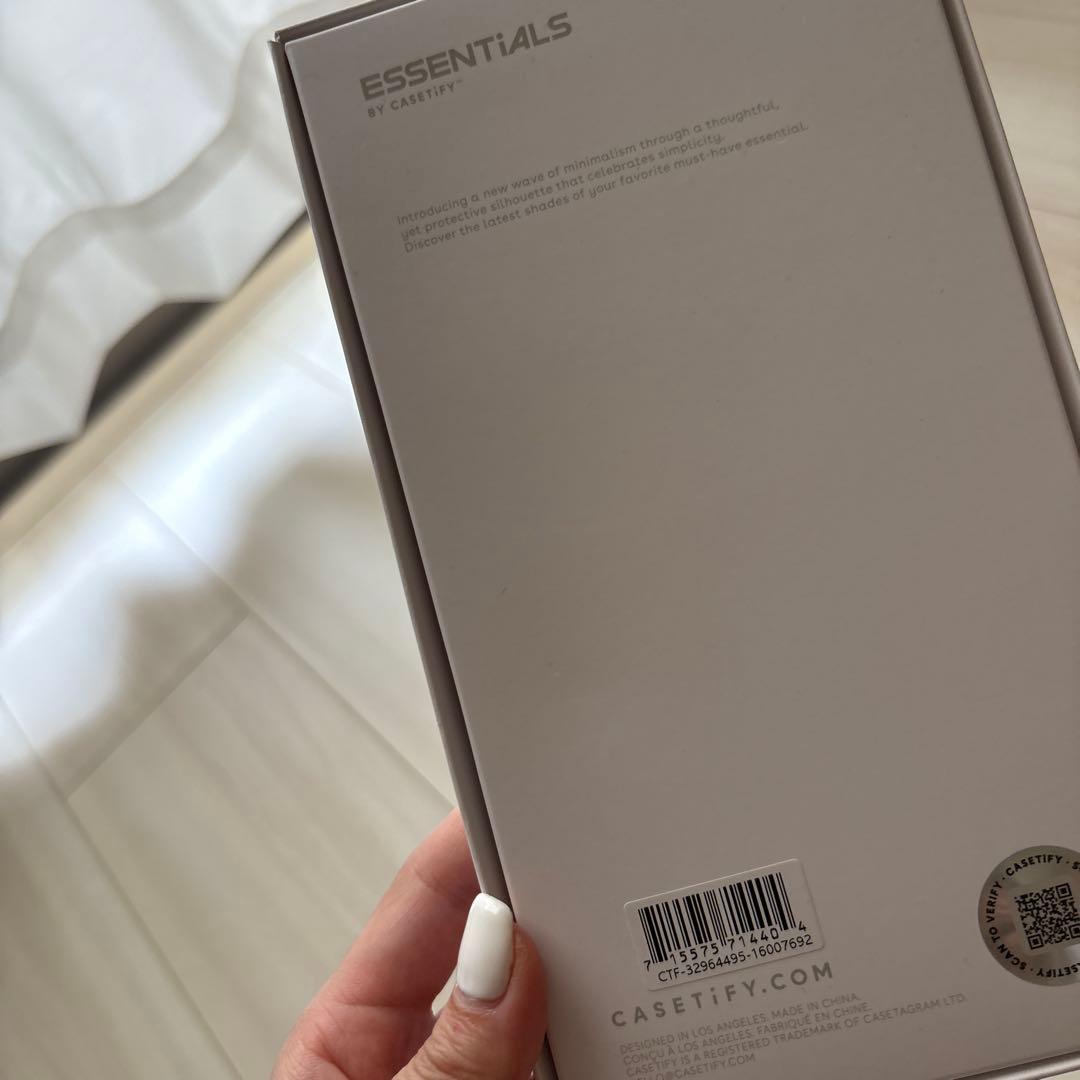 【美品】　casetify ウェーブシリコン　iPhone16 コバルトブルー