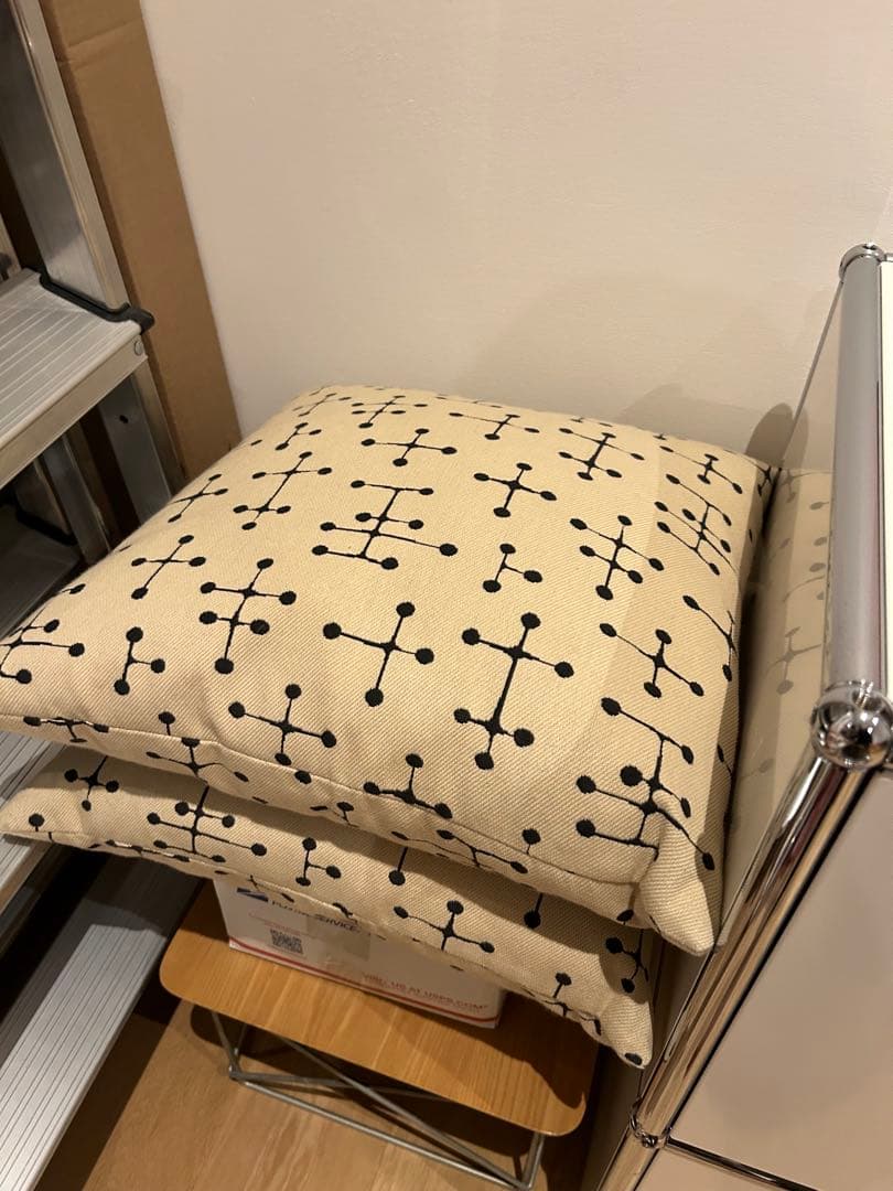 いっちー　Vitraクッション　2個セット