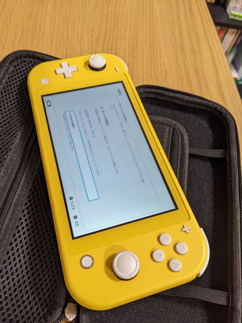 Nintendo Switch Lite イエロー ケース付き