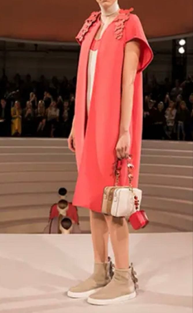 美品 アニヤハインドマーチ チャーム ケース