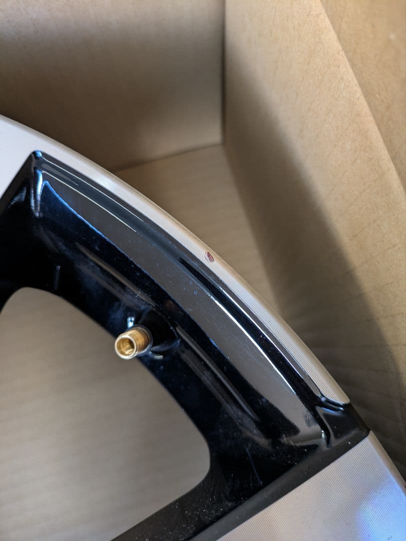 19インチ プリウスPHV 1本のみ