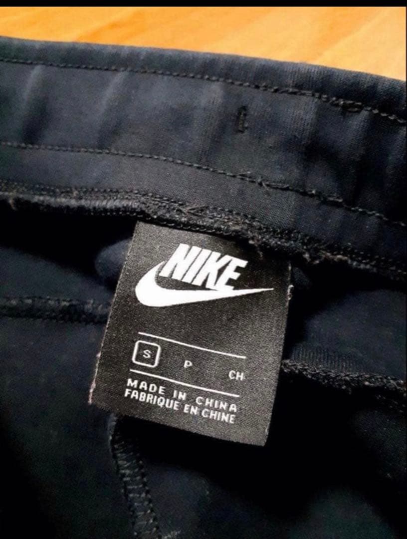 Nike 黒テックフリース