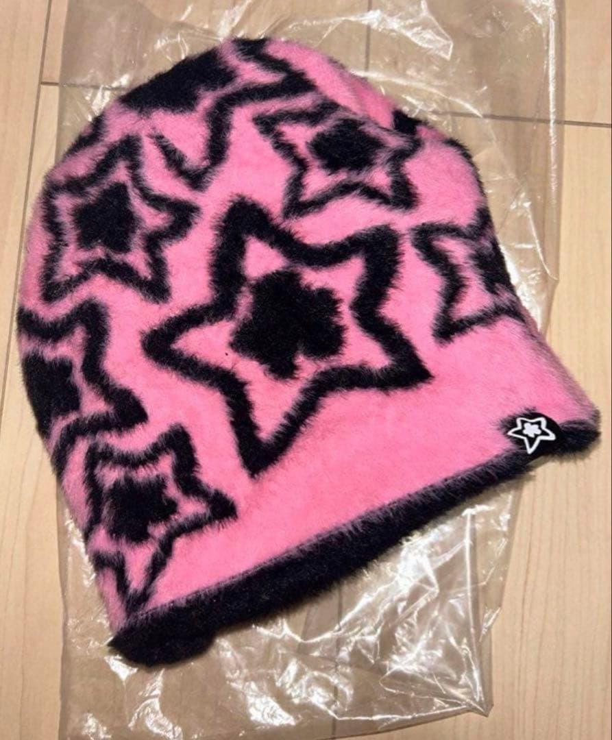 star team ビーニー　ピンク、黒色　リバーシブル