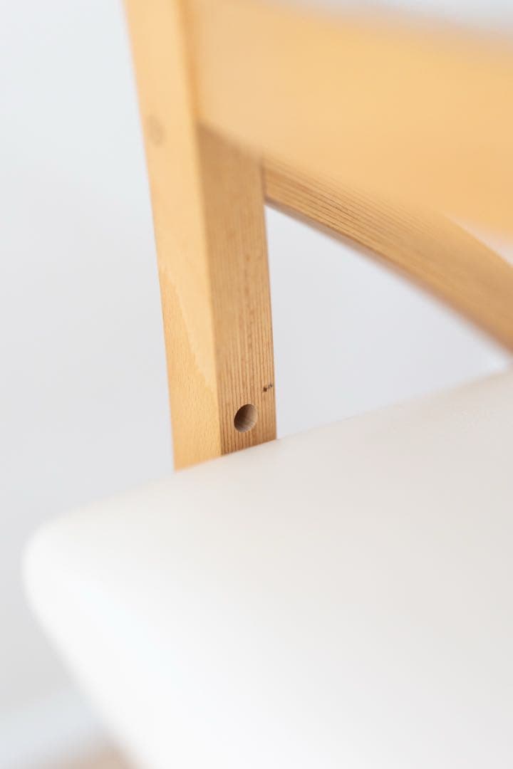 カリモク家具アイボリー 学習椅子 クレシェ デスクチェア XT2401