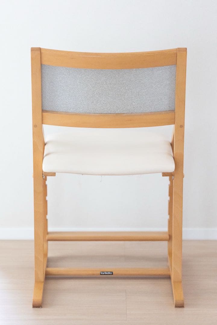 カリモク家具アイボリー 学習椅子 クレシェ デスクチェア XT2401