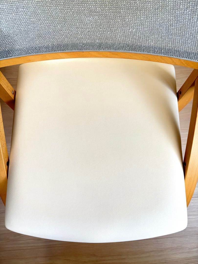 カリモク家具アイボリー 学習椅子 クレシェ デスクチェア XT2401