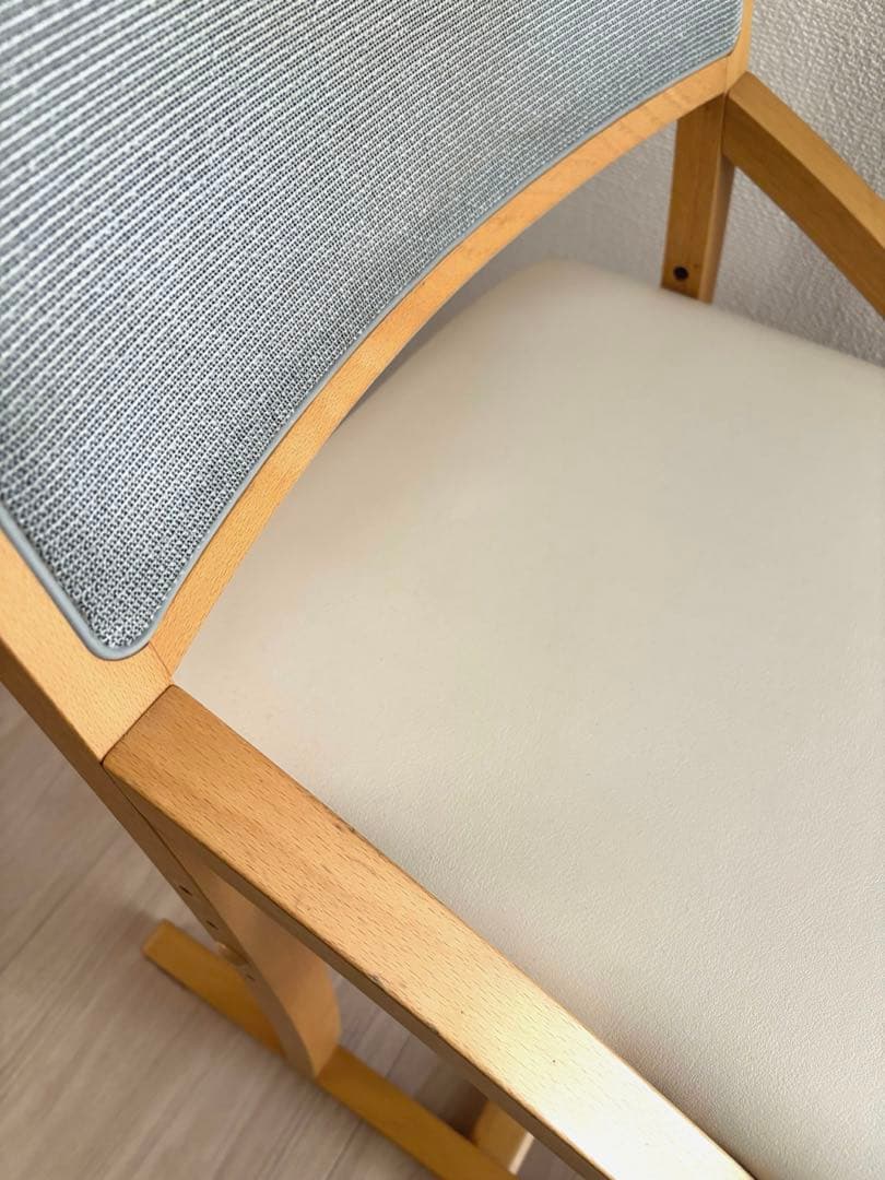 カリモク家具アイボリー 学習椅子 クレシェ デスクチェア XT2401