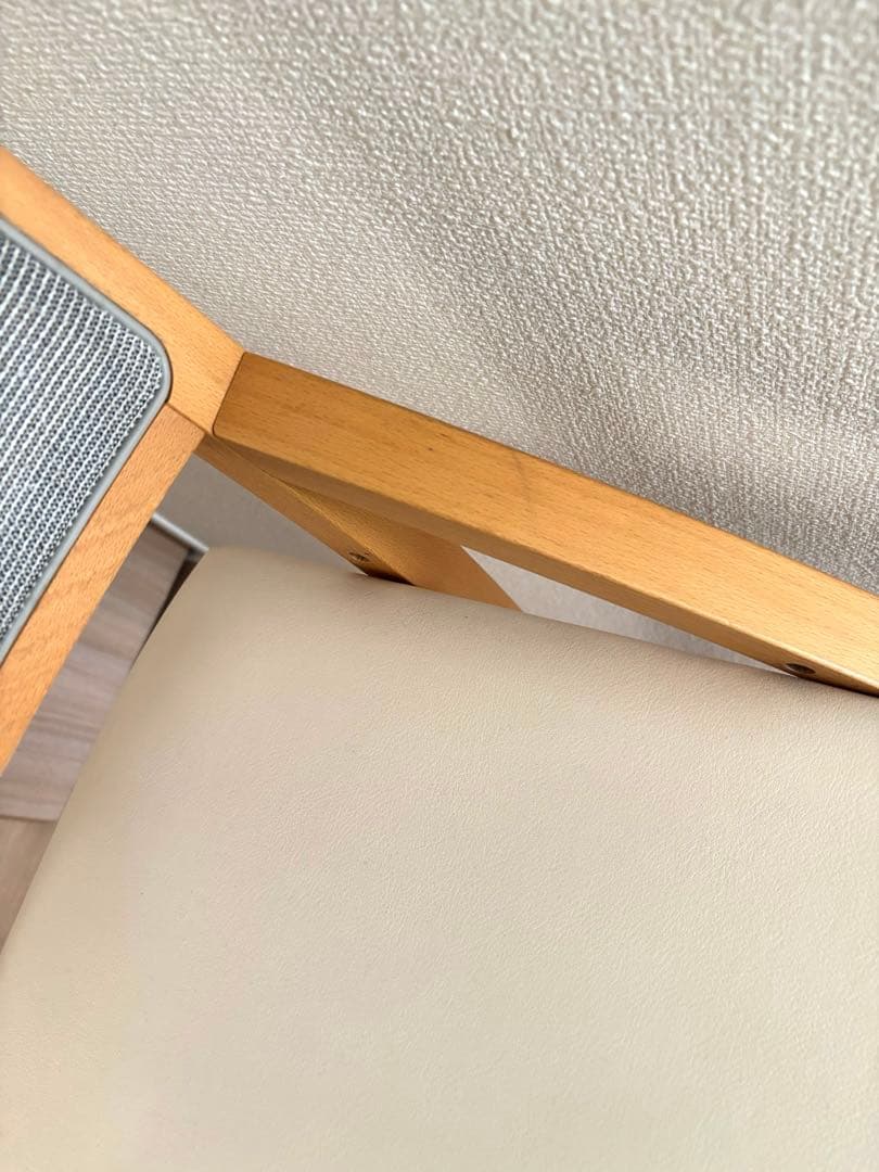 カリモク家具アイボリー 学習椅子 クレシェ デスクチェア XT2401