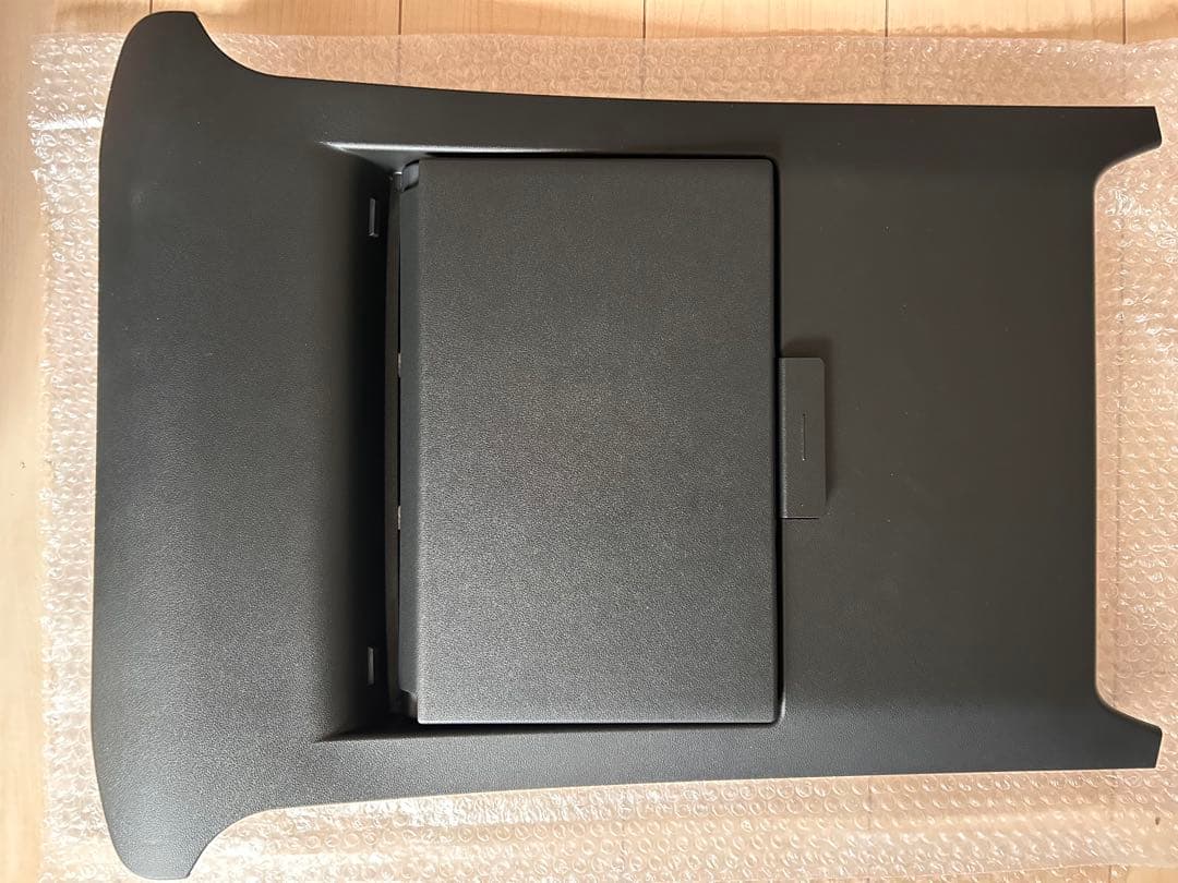 アルファード/ヴェルファイア13.2型有機EL後席ディスプレイ