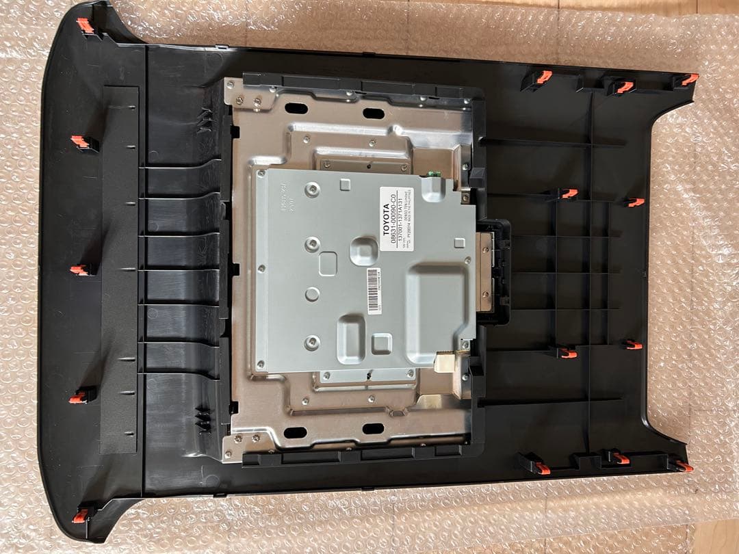 アルファード/ヴェルファイア13.2型有機EL後席ディスプレイ