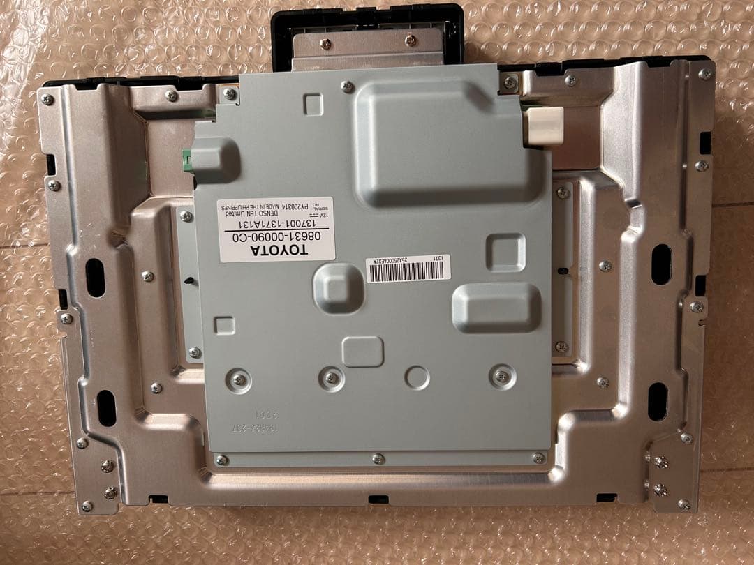 アルファード/ヴェルファイア13.2型有機EL後席ディスプレイ