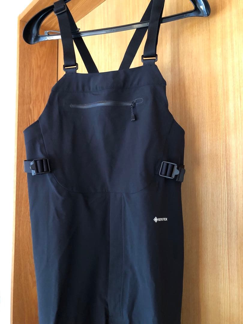 モンベル新品未使用パウダートラックビブ(男女兼用)XS/BK